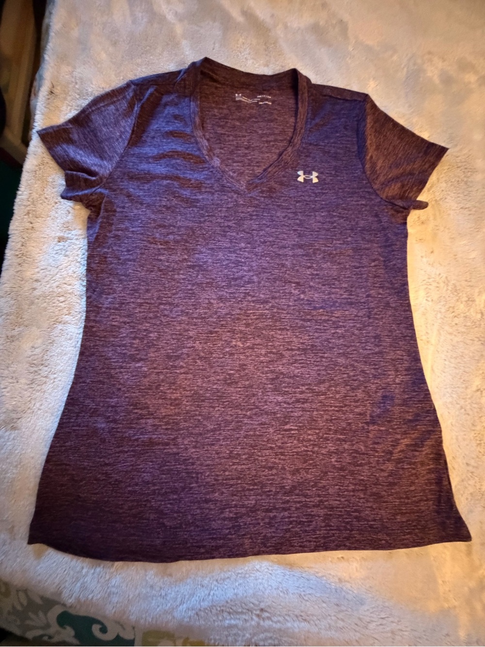 Under Armour Women's Heather Purple V-Neck Short Sleeve Tee